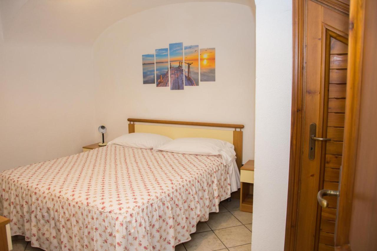 Forio di Ischia Hotel Villa Mena מראה חיצוני תמונה
