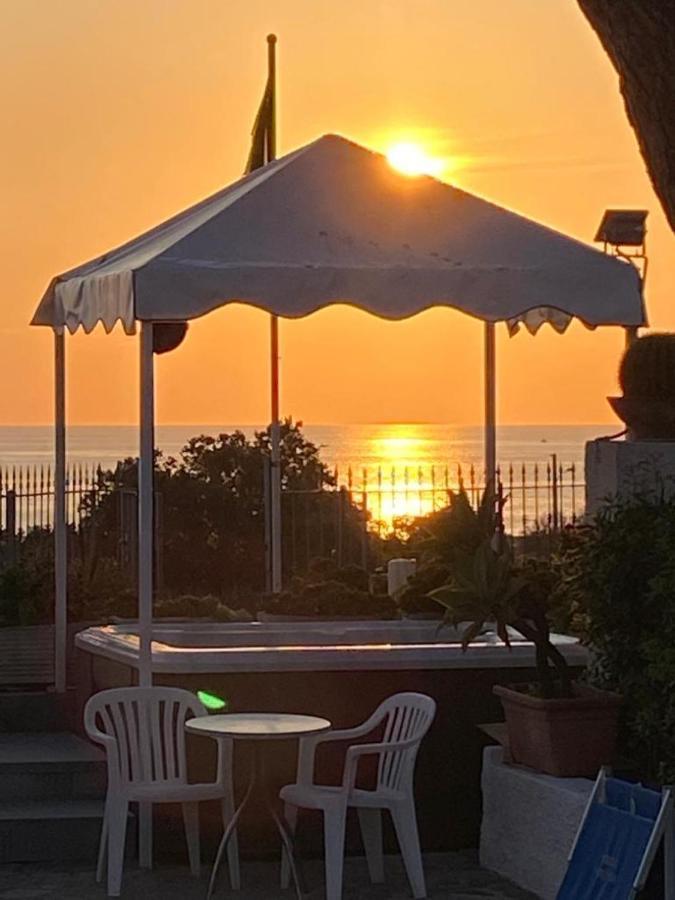 Forio di Ischia Hotel Villa Mena מראה חיצוני תמונה