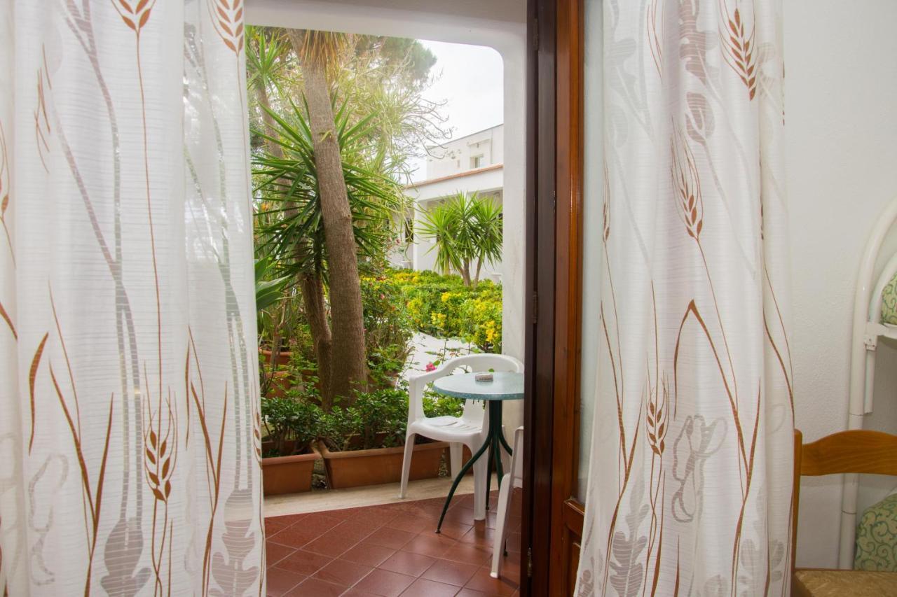 Forio di Ischia Hotel Villa Mena מראה חיצוני תמונה